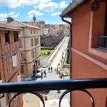 Daire Cadre Exceptionnel Niche Sous Les Toits Dans Le Quartier Historique *